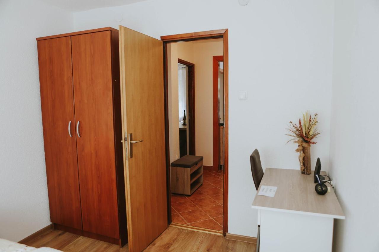 I&T Apartman Gospić 外观 照片